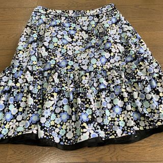 クレージュ(Courreges)の値下げ　クレージュ　花柄スカート　美品(ひざ丈スカート)