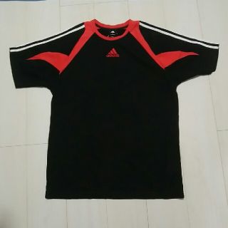 アディダス(adidas)のadidas Tシャツ(Tシャツ/カットソー(半袖/袖なし))