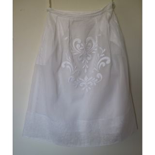 ドレステリア(DRESSTERIOR)のドレステリア　白　刺繍　スカート　malene birger(ひざ丈スカート)