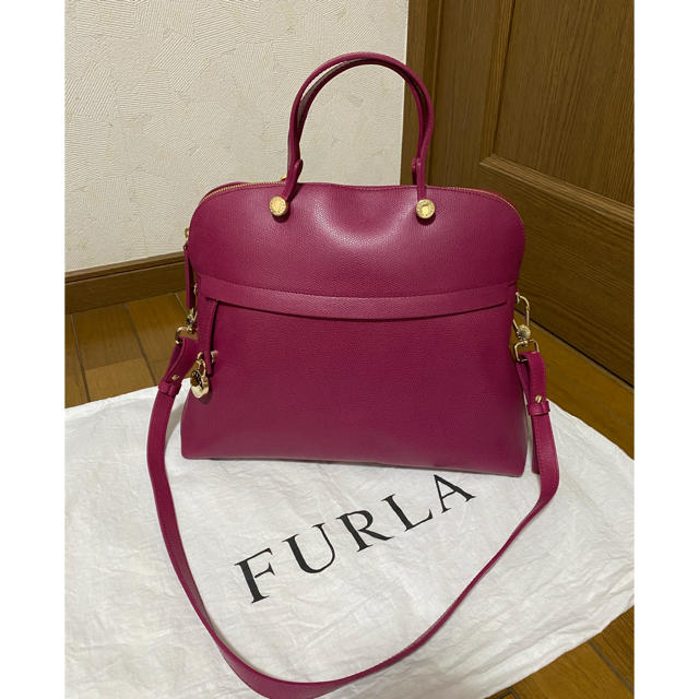 FURLA フルラ パイパー　Lサイズ　ハンドバッグハンドバッグ