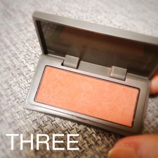 スリー(THREE)のTHREE スリー チーク　チーキーシークブラッシュ21(チーク)