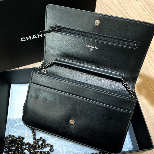 CHANEL(シャネル)の最終値下げ 正規品 美品！ シャネル デカココ チェーンウォレット レディースのファッション小物(財布)の商品写真