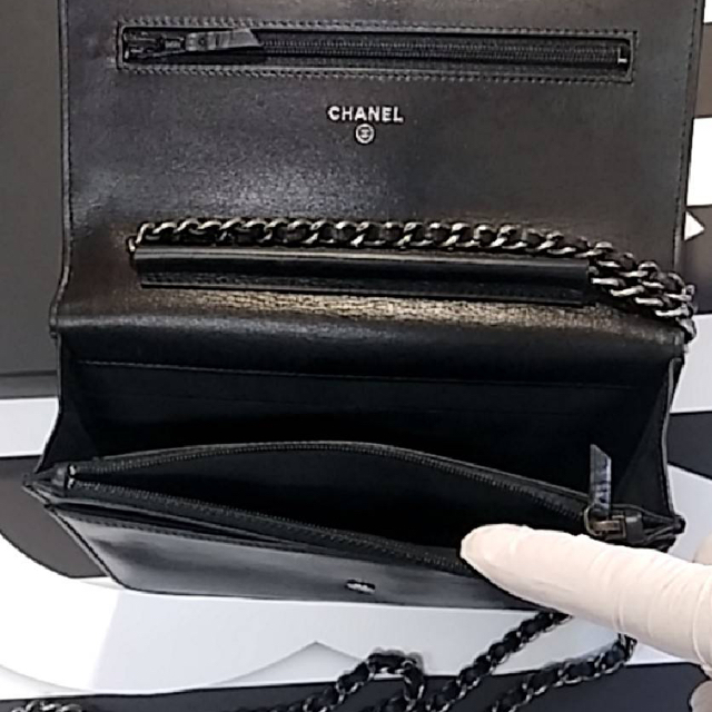 CHANEL(シャネル)の最終値下げ 正規品 美品！ シャネル デカココ チェーンウォレット レディースのファッション小物(財布)の商品写真