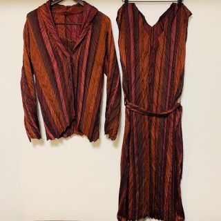 イッセイミヤケ(ISSEY MIYAKE)のイッセイミヤケ　ISSEY MIYAKE セットアップ　ジャケット　ワンピース(セット/コーデ)