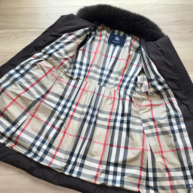 BURBERRY(バーバリー)のピピまま様専用　【BURBERRY LONDON】フォックスファー付ダウンコート レディースのジャケット/アウター(ダウンコート)の商品写真