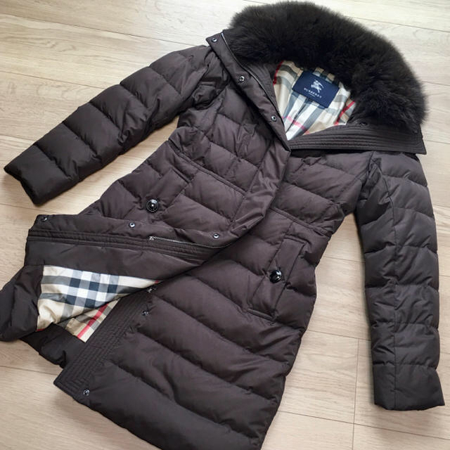 BURBERRY(バーバリー)のピピまま様専用　【BURBERRY LONDON】フォックスファー付ダウンコート レディースのジャケット/アウター(ダウンコート)の商品写真