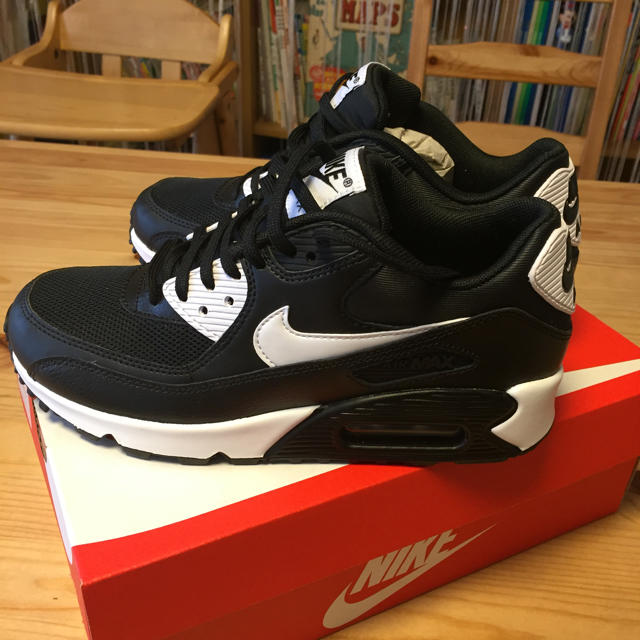 新品  NIKE AIR MAX 90 23cm 白 黒