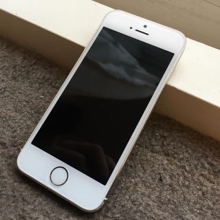 アイフォーン(iPhone)のiPhone5s 16GB ゴールド　au(スマートフォン本体)