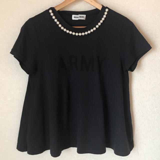 MUVEIL WORK(ミュベールワーク)のミュベール  パールフレアTシャツ ARMY  MUVEIL レディースのトップス(Tシャツ(半袖/袖なし))の商品写真