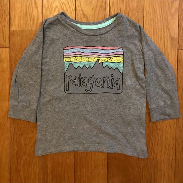 patagonia(パタゴニア)のパタゴニア　 ベビー・ロングスリーブ・オーガニック・Tシャツ　ロンT キッズ/ベビー/マタニティのベビー服(~85cm)(Ｔシャツ)の商品写真