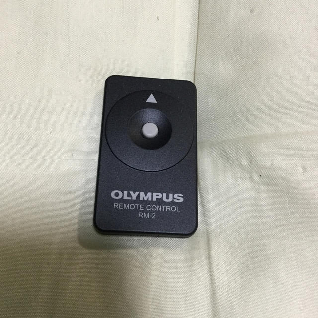 OLYMPUS(オリンパス)のオリンパス　カメラ　リモコン スマホ/家電/カメラのカメラ(その他)の商品写真