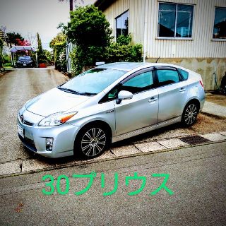 トヨタ(トヨタ)の【確認用!!】 30系プリウス 内外装仕上げ済♬  NAVI 付(車体)