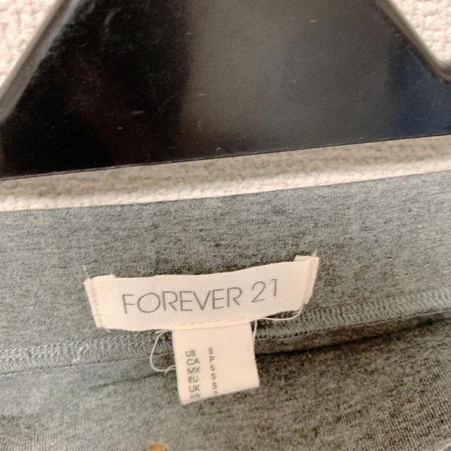FOREVER 21(フォーエバートゥエンティーワン)のforever21 タイトスカート　ペンシルスカート  レディースのスカート(ひざ丈スカート)の商品写真