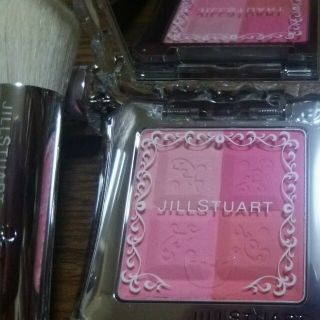 ジルスチュアート(JILLSTUART)の未使用ジルチークブラシ付き(チーク)