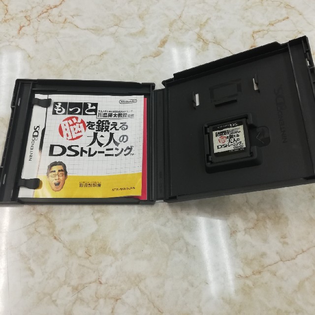 任天堂(ニンテンドウ)のもっと脳を鍛える大人のDS　脳トレ　DS エンタメ/ホビーのゲームソフト/ゲーム機本体(その他)の商品写真