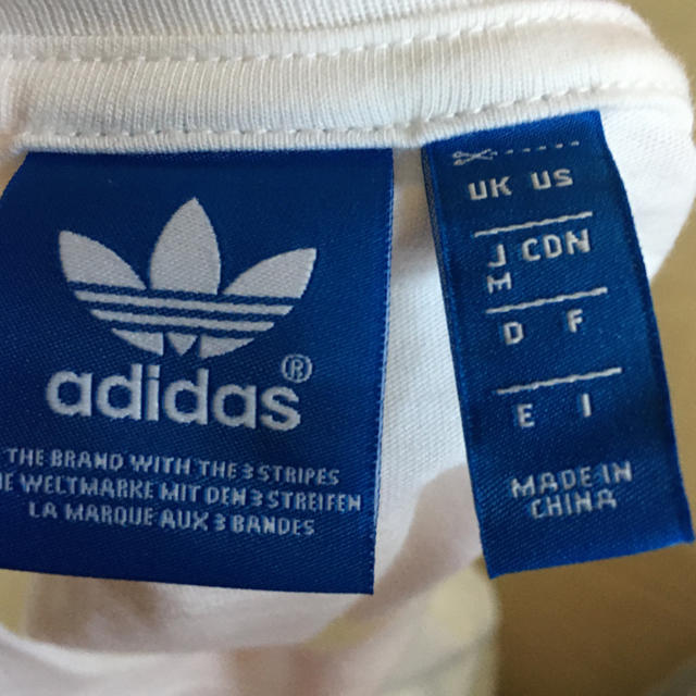 adidas(アディダス)のアディダス　オリジナルtシャツ　Mサイズ メンズのトップス(Tシャツ/カットソー(半袖/袖なし))の商品写真