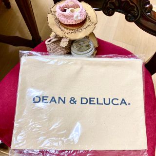 ディーンアンドデルーカ(DEAN & DELUCA)のDEAN&DELUCA クラッチバッグ  ポーチ 非売品　新品未使用(クラッチバッグ)