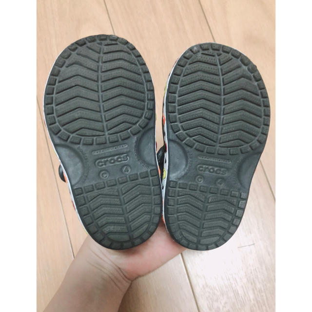 crocs(クロックス)のベビー キッズ サンダル クロックス キッズ/ベビー/マタニティのベビー靴/シューズ(~14cm)(サンダル)の商品写真