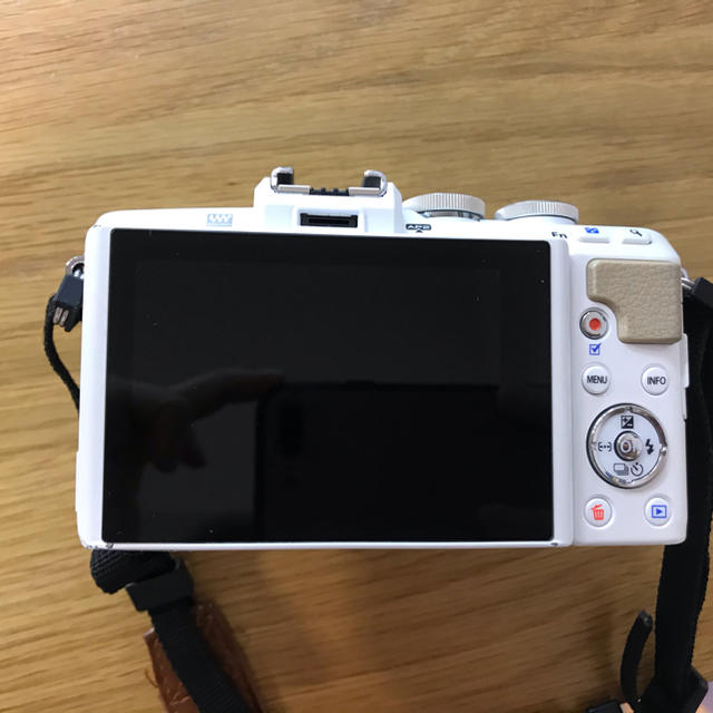 Olympus PEN Lite E-PL7 1