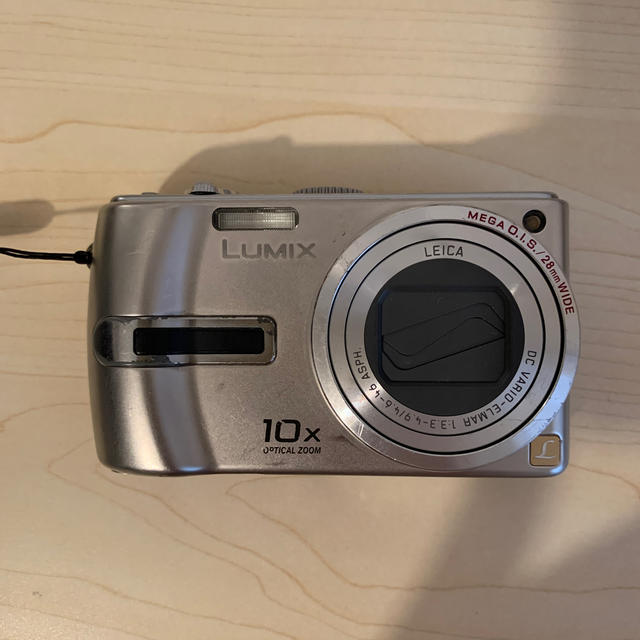 Panasonic(パナソニック)のPanasonic LUMIX デジタルカメラ DMC-TZ3 シルバー スマホ/家電/カメラのカメラ(コンパクトデジタルカメラ)の商品写真