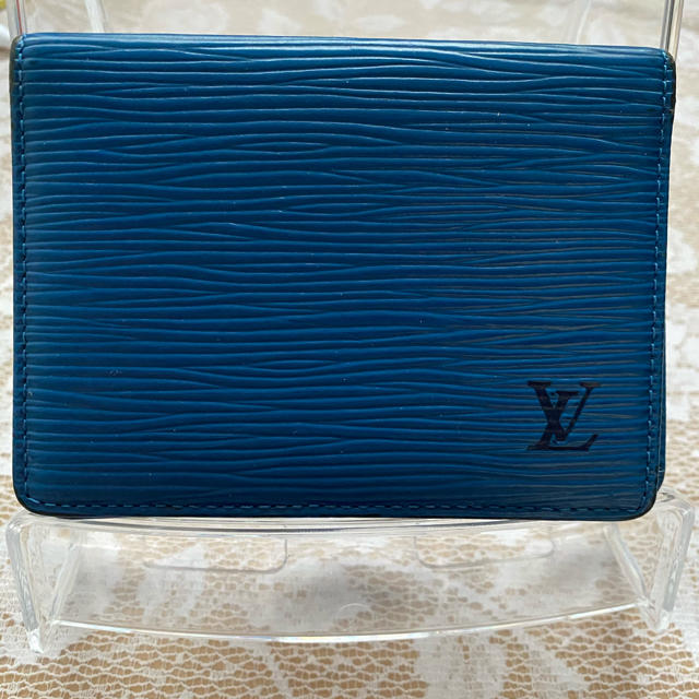 LOUIS VUITTON(ルイヴィトン)のルイ・ヴィトン　エピ　ブルー　定期入れ レディースのファッション小物(名刺入れ/定期入れ)の商品写真