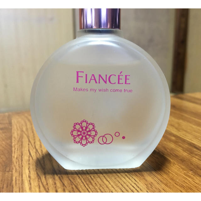 FIANCEE(フィアンセ)のフィアンセ パルファンドトワレ ピュアシャンプー コスメ/美容の香水(香水(女性用))の商品写真