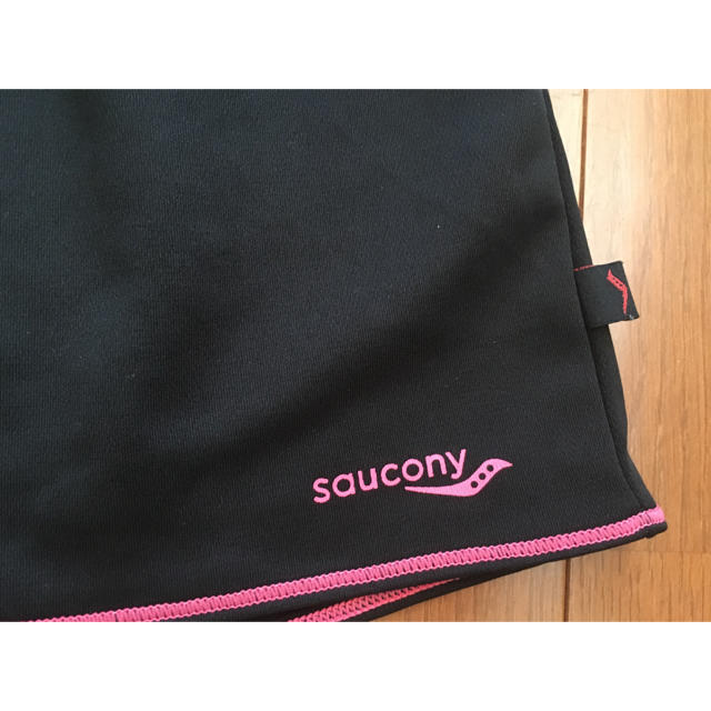 SAUCONY(サッカニー)のsaucony サッカニー ショートパンツ スポーツ/アウトドアのランニング(ウェア)の商品写真