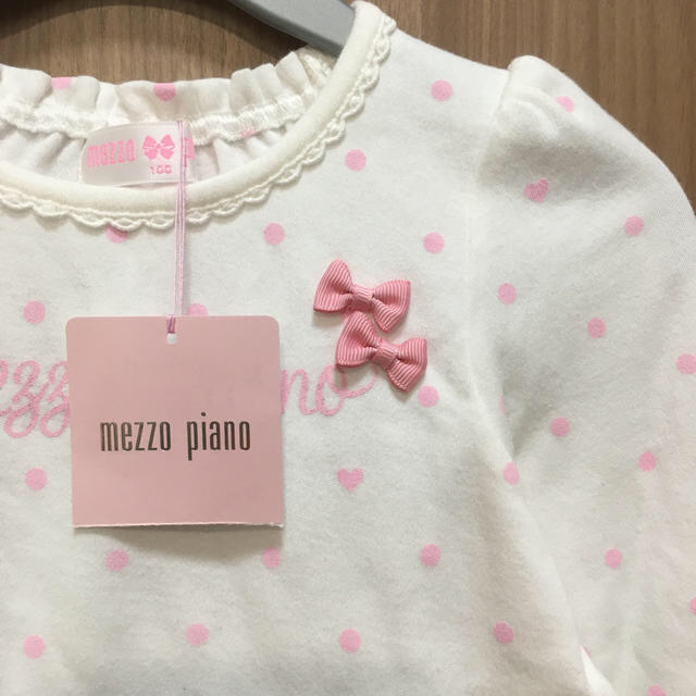 mezzo piano(メゾピアノ)のmezzo piano 100cm 新品　くまくま様専用 キッズ/ベビー/マタニティのキッズ服女の子用(90cm~)(Tシャツ/カットソー)の商品写真