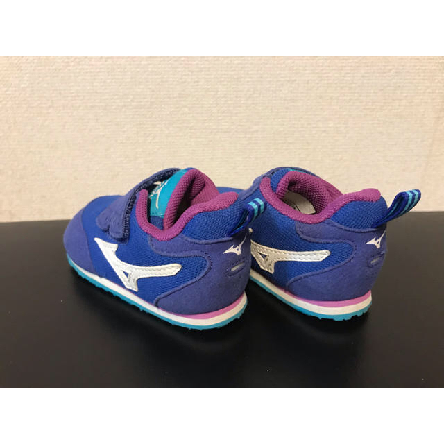 MIZUNO(ミズノ)のミズノ☆スニーカー 送料込み キッズ/ベビー/マタニティのベビー靴/シューズ(~14cm)(スニーカー)の商品写真