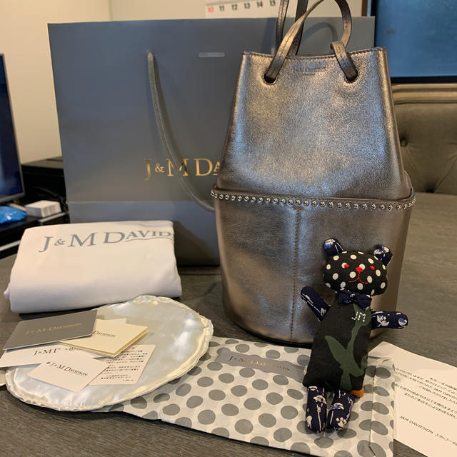 J&M DAVIDSON(ジェイアンドエムデヴィッドソン)のJ&M DAVIDSON  MINI DAISY  W/S  OLD GOLD レディースのバッグ(ハンドバッグ)の商品写真