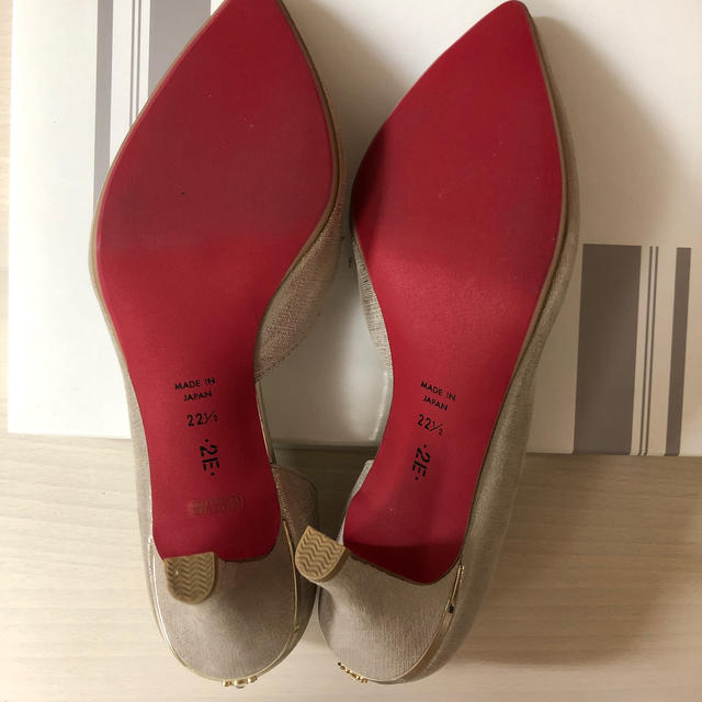 MELMO(メルモ)のMELMO♡︎新品！ベージュパンプス レディースの靴/シューズ(ハイヒール/パンプス)の商品写真