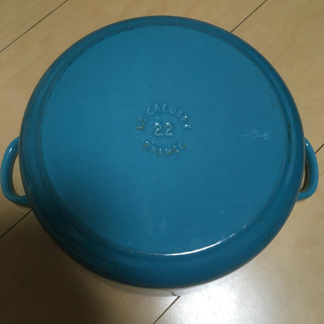 LE CREUSET(ルクルーゼ)のル・クルーゼ　鍋　22cm ココットロンド インテリア/住まい/日用品のキッチン/食器(鍋/フライパン)の商品写真