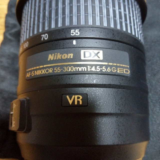 Nikon(ニコン)のAF-S DX NIKKOR 55-300mm f/4.5-5.6G ED VR スマホ/家電/カメラのカメラ(レンズ(ズーム))の商品写真