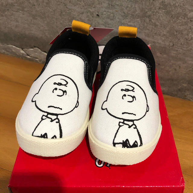 SNOOPY(スヌーピー)の新品未使用スヌーピーキッズ靴 14㌢ キッズ/ベビー/マタニティのベビー靴/シューズ(~14cm)(スニーカー)の商品写真