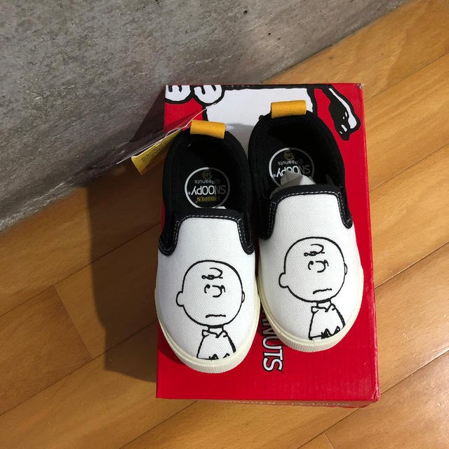 SNOOPY(スヌーピー)の新品未使用スヌーピーキッズ靴 14㌢ キッズ/ベビー/マタニティのベビー靴/シューズ(~14cm)(スニーカー)の商品写真
