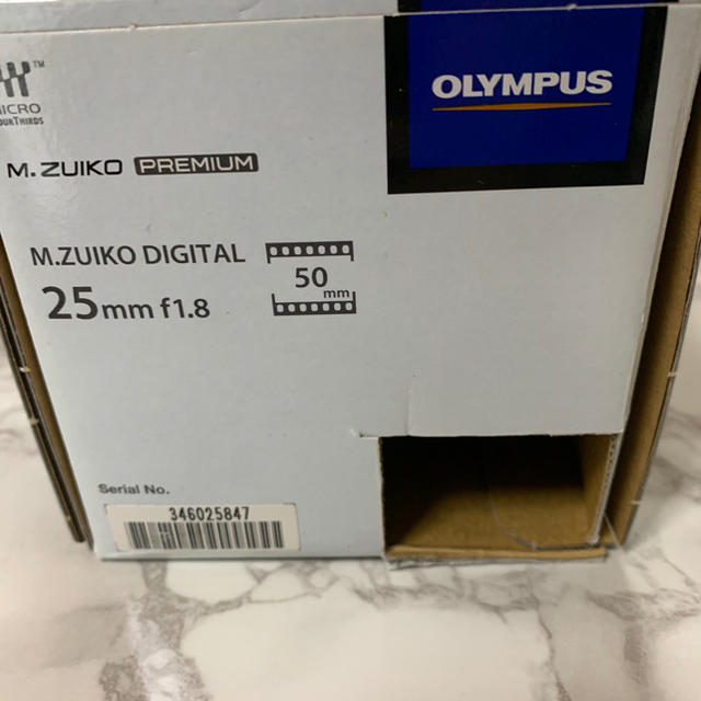 OLYMPUS(オリンパス)のOLYMPUS 25mm f1.8 単焦点レンズ スマホ/家電/カメラのカメラ(レンズ(単焦点))の商品写真