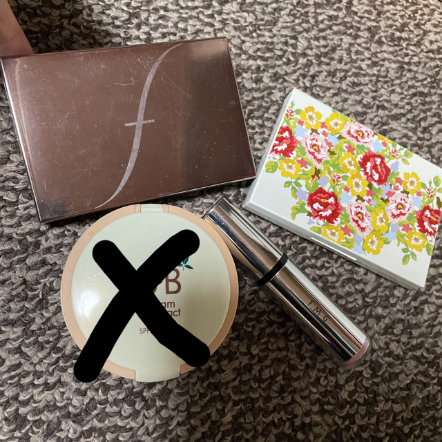 AVON - ファンデーション、チーク 3点セット♬の通販 by nskd shop