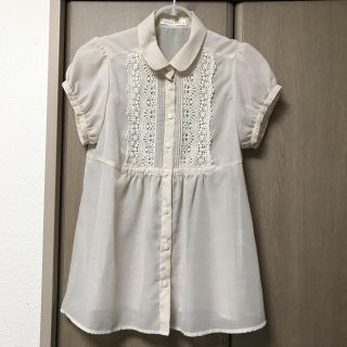 ローリーズファーム(LOWRYS FARM)の美品 ローリーズファーム シフォンブラウス 生成り M(シャツ/ブラウス(半袖/袖なし))