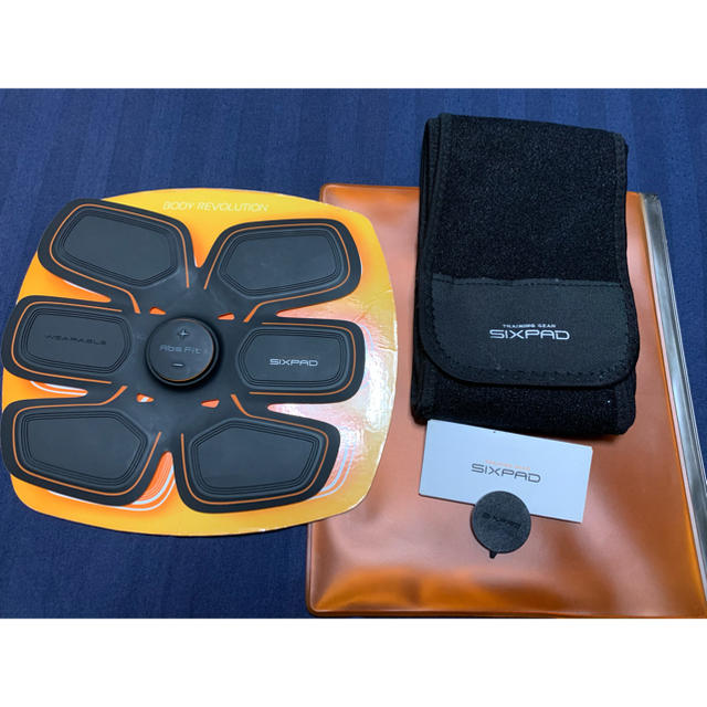 SIXPAD(シックスパッド)のsix pad本体 スポーツ/アウトドアのトレーニング/エクササイズ(トレーニング用品)の商品写真