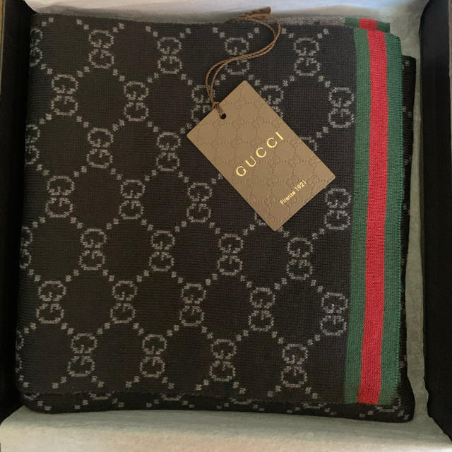 ○新品○GUCCI 人気GGリバーシブルマフラー