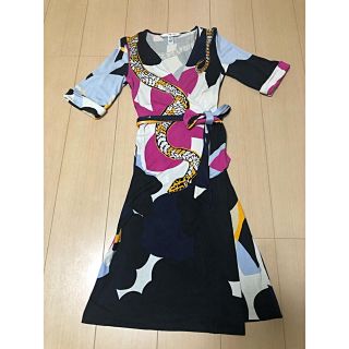 ダイアンフォンファステンバーグ(DIANE von FURSTENBERG)のDIANE von FURSTENBERG シルク100%　ラップワンピース(ひざ丈ワンピース)