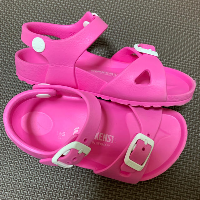 BIRKENSTOCK(ビルケンシュトック)のビルケンシュトック　キッズサンダル キッズ/ベビー/マタニティのキッズ靴/シューズ(15cm~)(サンダル)の商品写真