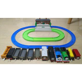 トミー(TOMMY)のプラレールきかんしゃトーマスとバーティーのきょうそう(電車のおもちゃ/車)