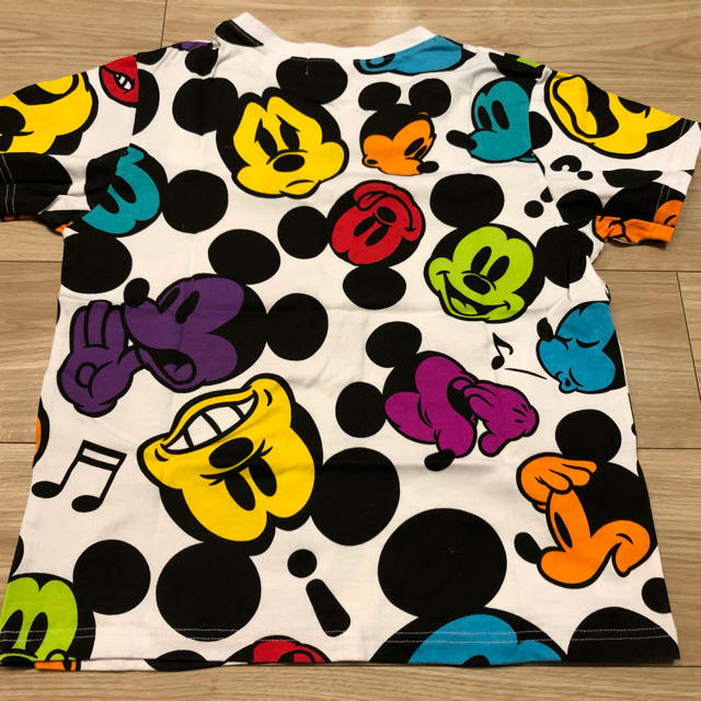 Disney(ディズニー)のディズニー　ミッキーＴシャツ キッズ/ベビー/マタニティのキッズ服男の子用(90cm~)(Tシャツ/カットソー)の商品写真