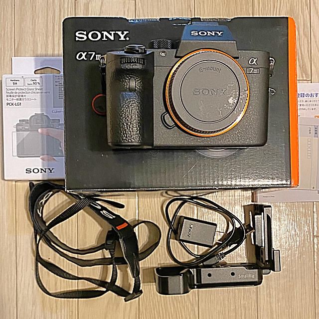 期間限定お試し価格】 SONY - SONY a7ⅲ おまけ付き ミラーレス一眼