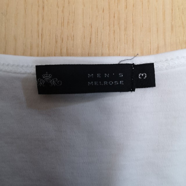 MEN'S MELROSE(メンズメルローズ)のメンズメルローズ　VネックＴシャツ　Ｍ メンズのトップス(Tシャツ/カットソー(七分/長袖))の商品写真