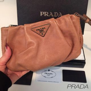 プラダ(PRADA)のPRADA レザー クラッチ(クラッチバッグ)