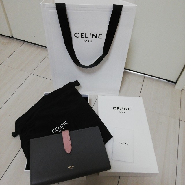celine(セリーヌ)のmai さま専用　セリーヌ　バイカラー　財布 レディースのファッション小物(財布)の商品写真