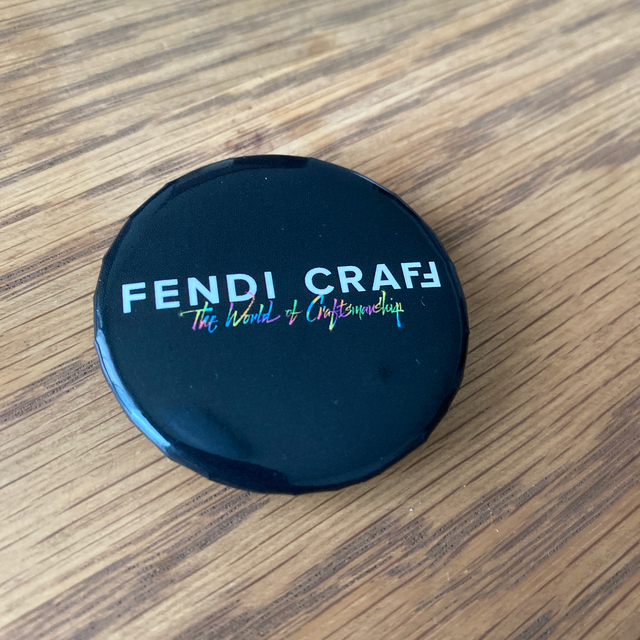 FENDI(フェンディ)の《非売品》FENDIステッカー インテリア/住まい/日用品の文房具(シール)の商品写真