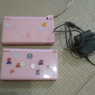 DS lite 本体 二個と充電器一個(携帯用ゲーム機本体)